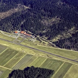 Ristorante-Pizzeria da Mario - Flugplatz von oben. Restaurant ist Gebäude ganz links.