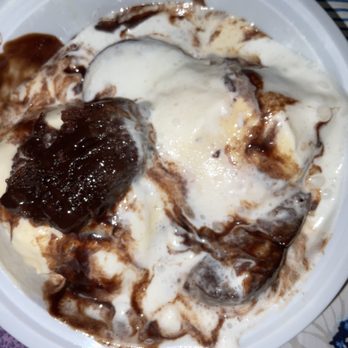 Carl's Tavern - Brownie sundae - Bars Near Me - Pittsburgh, Pennsylvania Carl's Tavern - Brownie sundae - Bars Near Me - Pittsburgh, Pennsylvania