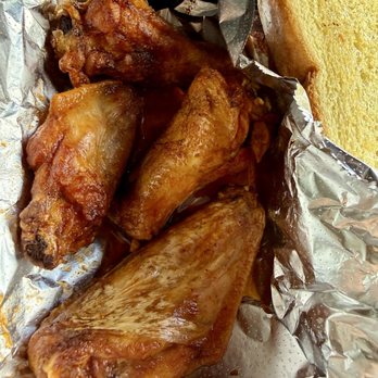 Beer Shed - Smoked wings - 8/10. They were definitely fried but good - Bars Near Me - Riverview, Florida