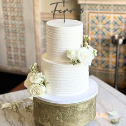 Violet Cake - Cutting Cake just for family. Baby's breath and white rosebuds