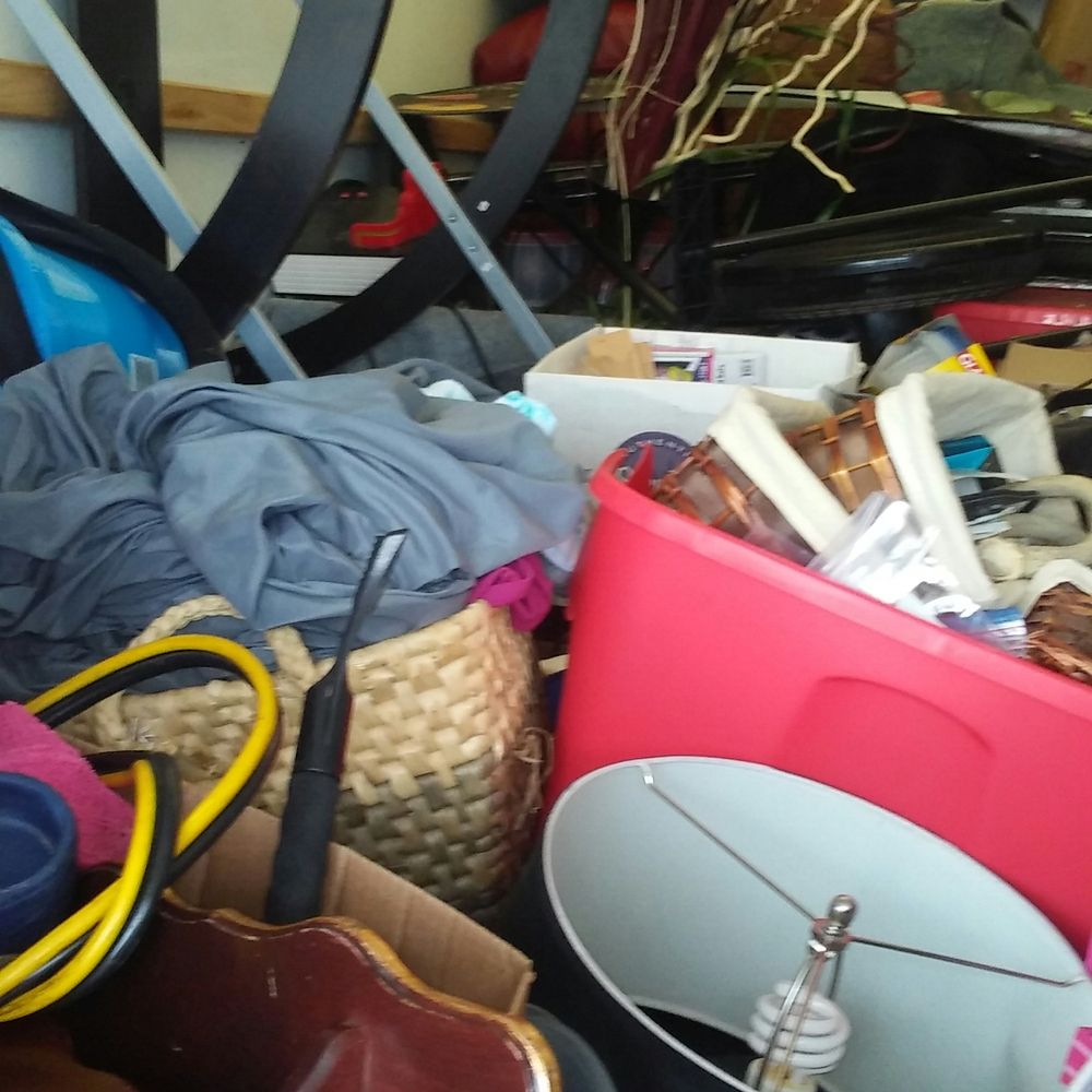 Dakota Moving - Pieces of the black desk thrown on top of my other belongings - Movers Near Me - Sioux Falls, South Dakota