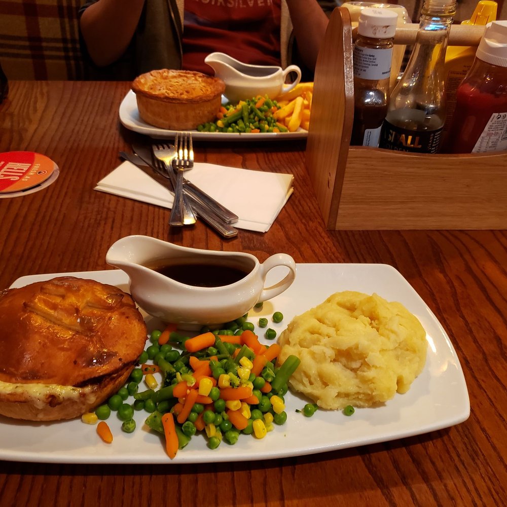 The Cheshire Cheese - Hunter's Pie with veggies and mash w/gravy - Pubs Near Me - London, XGL The Cheshire Cheese - Hunter's Pie with veggies and mash w/gravy - Pubs Near Me - London, XGL