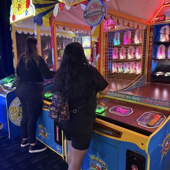 Dave & Buster's Fresno - Sports Bars Near Me - Fresno, California Dave & Buster's Fresno - Sports Bars Near Me - Fresno, California
