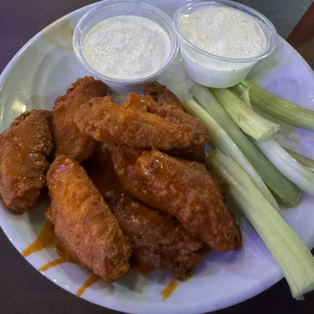 The Union Draft House - Hot buffalo wings - Sports Bars Near Me - El Paso, Texas The Union Draft House - Hot buffalo wings - Sports Bars Near Me - El Paso, Texas