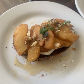 Oddfellows Cafe & Bar - Peach toast - Breakfast & Brunch Near Me - Seattle, Washington