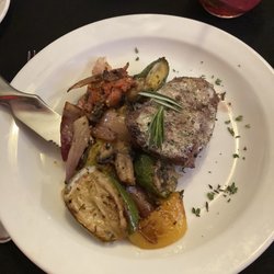 Artisan Grill - 7 Oz Top Sirloin with seasonal veggies