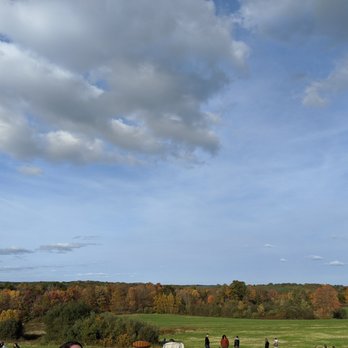 Hawk Ridge Winery - Sunny Sunday at the winery. - Wineries Near Me - Watertown, Connecticut
