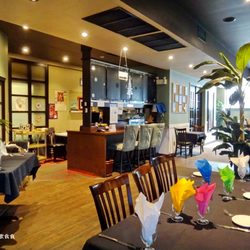 Aroma Restaurant & Bar