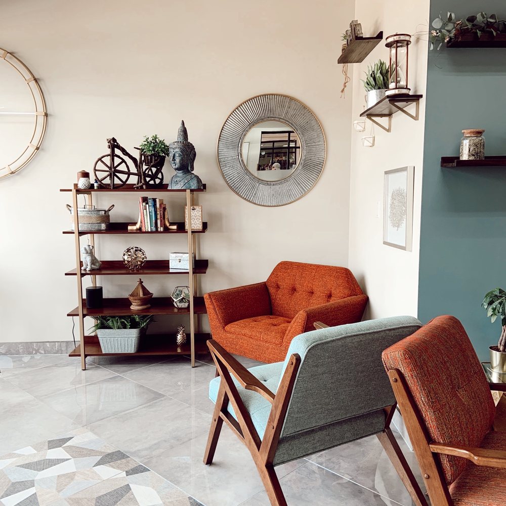 Juice & Berry - Super cute area to hang out and eat! - Juice Bars & Smoothies Near Me - Roselle, Illinois