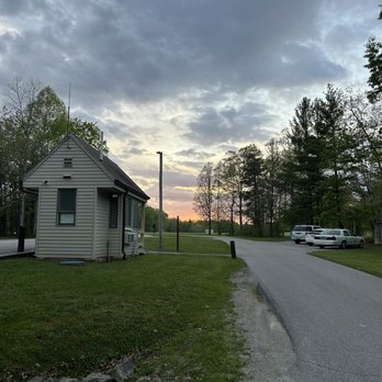 Bandy Creek Campground - Bandy Creek campground entrance at sunset - Campgrounds Near Me Bandy Creek Campground - Bandy Creek campground entrance at sunset - Campgrounds Near Me