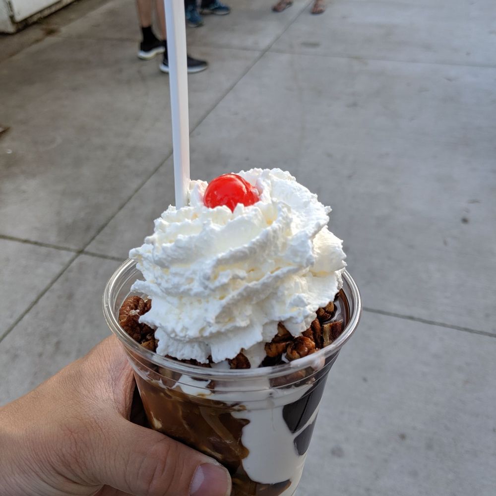 Captain Sundae - Tommy Turtle sundae, large - Ice Cream & Frozen Yogurt Near Me - Holland, Michigan Captain Sundae - Tommy Turtle sundae, large - Ice Cream & Frozen Yogurt Near Me - Holland, Michigan