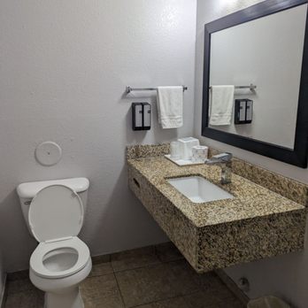 Oasis Inn - Bathroom - Hotels Near Me - Sacramento, California Oasis Inn - Bathroom - Hotels Near Me - Sacramento, California