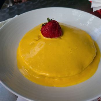 Bogart's Cafe - Mango Pancake - Breakfast & Brunch Near Me - Honolulu, Hawaii