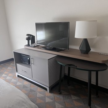 Holiday Inn Joplin - TV - Hotels Near Me - Joplin, Missouri Holiday Inn Joplin - TV - Hotels Near Me - Joplin, Missouri