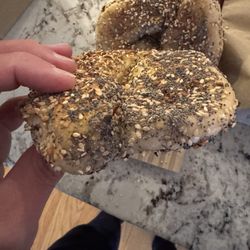 NY bagel Factory - Horrible misshapen "bagels"
