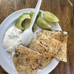 Birrieria Aguinaga - Ennis - Quesadillas