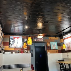 Farm House Diner - Inside