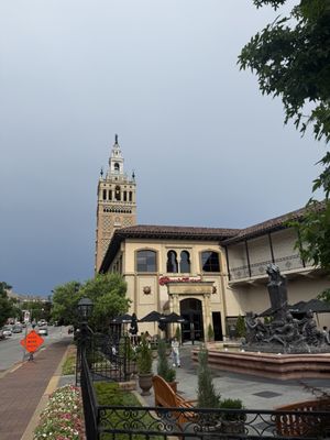 Country Club Plaza by null