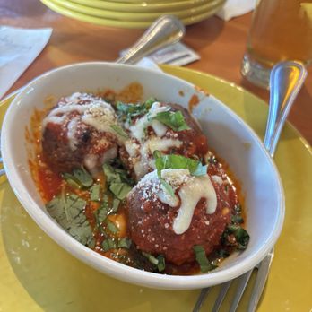Best Pizza & Brew Murrieta - Marinara & Meatballs - Pizza Near Me - Murrieta, California
