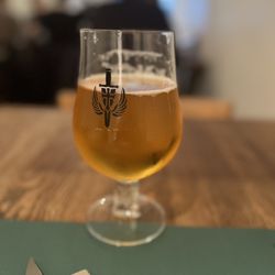 La Pizza è Bella - Vitoria beer. Unfortunately they were all out of Italian beers, so I settled for a local.