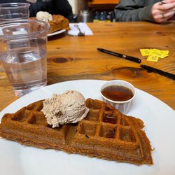 Boots Bakery & Lounge - Waffle