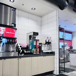 MOOYAH Burgers, Fries & Shakes - Drinks located to the left of order counter