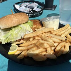 Turtle Joes Sand Bar - Fish sandwich