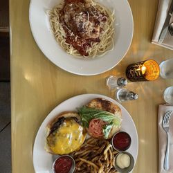 Skylines Cafe