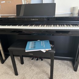 Yamaha CLP 825 Yamaha CLP 825