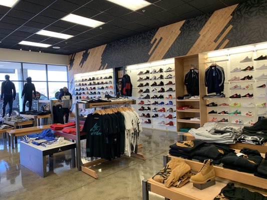 The Athlete S Foot 4215 University Dr Durham Nc Shoe Stores Mapquest
