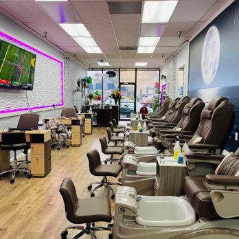 New Moon Nails and Spa - Day Spas Near Me - Hillsboro, Oregon