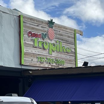 Casa Tropiko - Rótulo exterior - Salad Near Me - Caguas, Puerto Rico Casa Tropiko - Rótulo exterior - Salad Near Me - Caguas, Puerto Rico