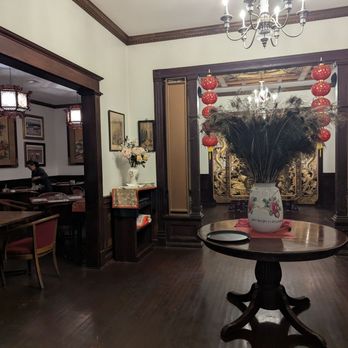 Peking Garden - Front entryway part 2 - Chinese Near Me - Lake Charles, Louisiana