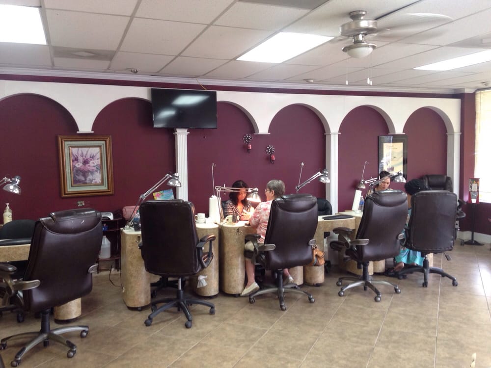 NAIL FIRST Updated August 2024 308 S Quintard Ave, Anniston