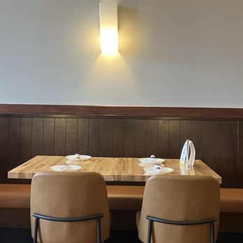 M Thai Kitchen - Relaxing interior with gentle music playing overhead - Thai Near Me - Edgewater, Maryland M Thai Kitchen - Relaxing interior with gentle music playing overhead - Thai Near Me - Edgewater, Maryland