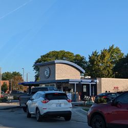 7 Brew Coffee - Long ass line