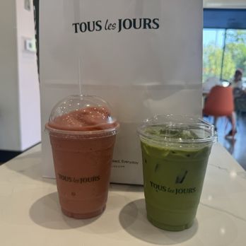 Tous Les Jours - Strawberry Smoothie and Matcha Iced Latte - Bakeries Near Me - Novi, Michigan Tous Les Jours - Strawberry Smoothie and Matcha Iced Latte - Bakeries Near Me - Novi, Michigan