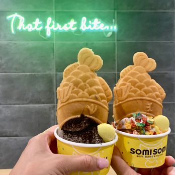Somisomi - Cookies and cream with Nutella Strawberry with cream - Desserts Near Me - Carrollton, Texas