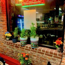 Anthony's Pizza - Exterior Window