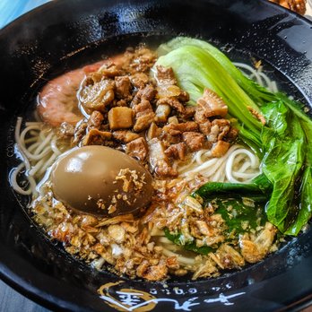 19 GOLD - Dan dan noodles - Taiwanese Near Me - Seattle, Washington