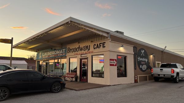 BROADWAY CAFE - Updated December 2024 - 39 Photos & 37 Reviews - 404 W