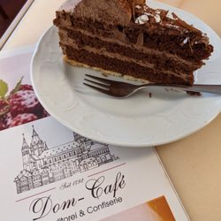 Dom-Cafe - Chocolate cake