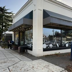 Box Bar - Outside