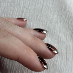 Kim's Nails - Side view of left hand nails