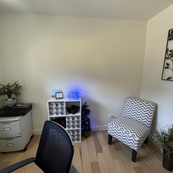 Life Well Lived:Brain Renewal Center - Inside office