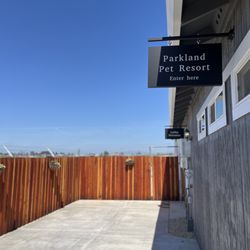 Parkland Pet Resort - Front Entrance