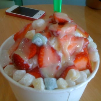Salju Dessert - Original w/ strawberries, Mochi, and almond jelly. - Desserts Near Me - Alhambra, California Salju Dessert - Original w/ strawberries, Mochi, and almond jelly. - Desserts Near Me - Alhambra, California