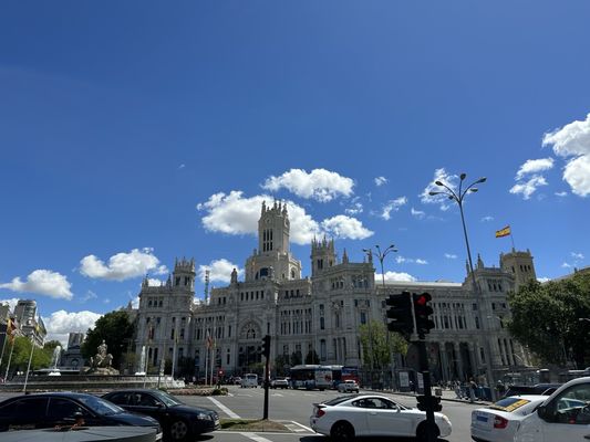 Palacio de Cibeles (sede del Ayuntamiento de Madrid) by null