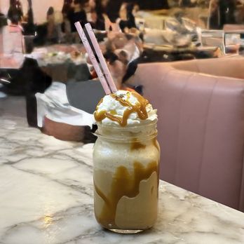 EL&N - Caramel Frappe - Cafes Near Me - London, XGL EL&N - Caramel Frappe - Cafes Near Me - London, XGL