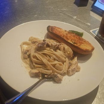 Yard House - New American Near Me - Portsmouth, Virginia